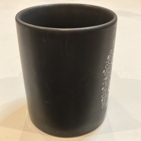 Black Mug “Focus on the Good” - Picture 4 of 6